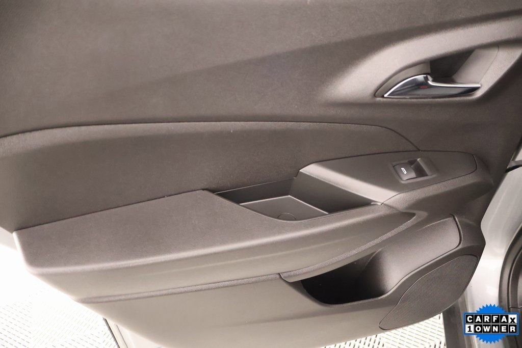 Used 2025 Chevrolet Trax LT w/ LT Convenience Package image 16