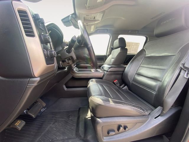 Used 2019 GMC Sierra 2500 Denali w/ Duramax Plus Package AWD/4WD image 9