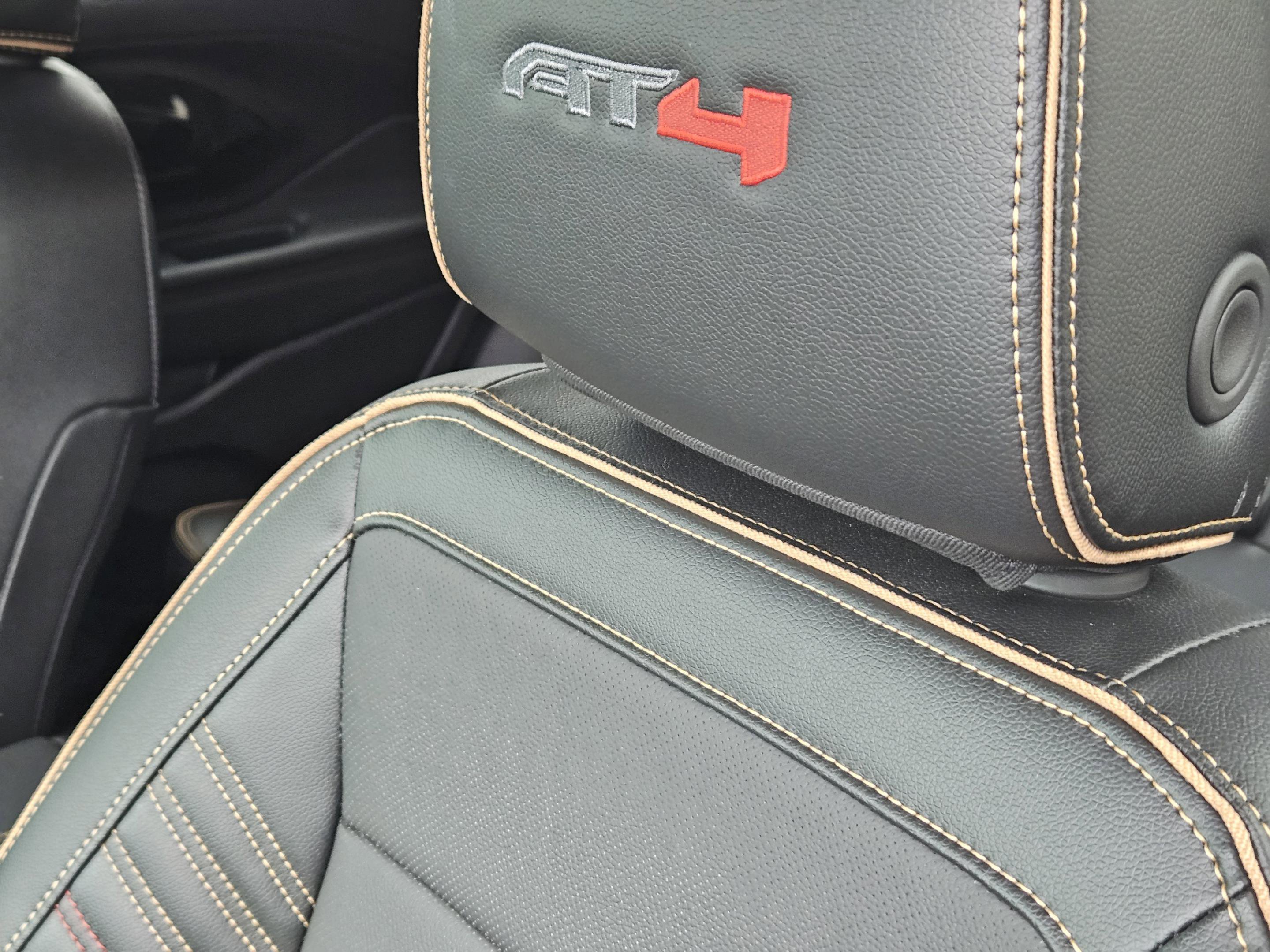 Used 2024 GMC Terrain AT4 w/ Tech Package AWD/4WD image 7