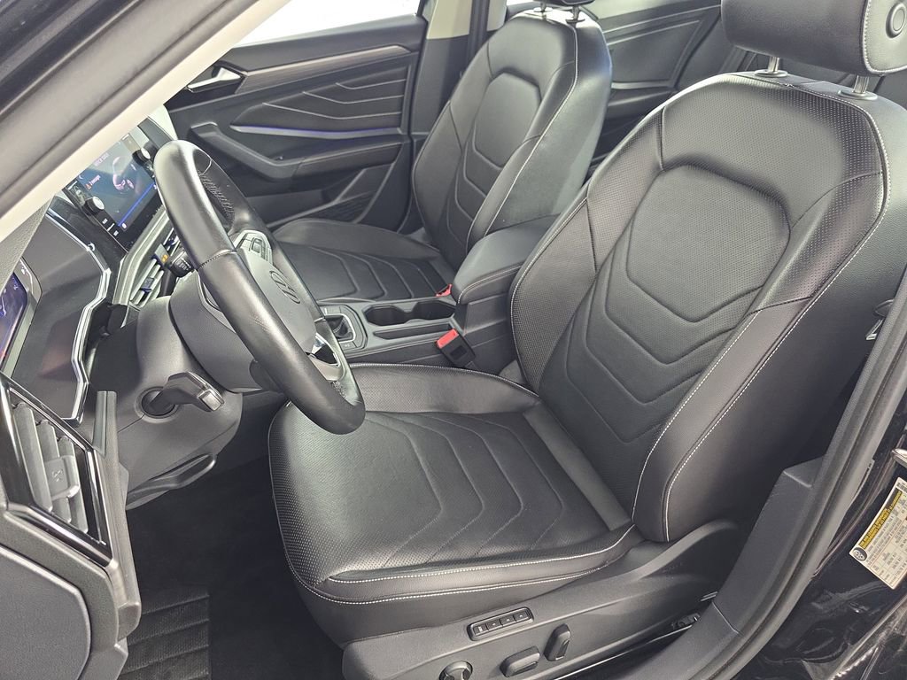 Used 2023 Volkswagen Jetta SEL FWD image 12
