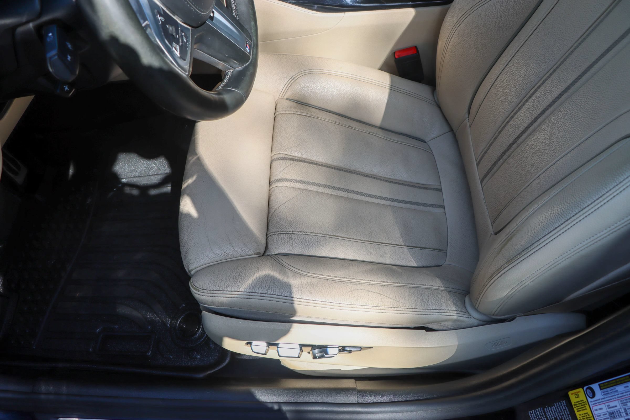 Used 2018 BMW 530i w/ M Sport Package RWD image 16