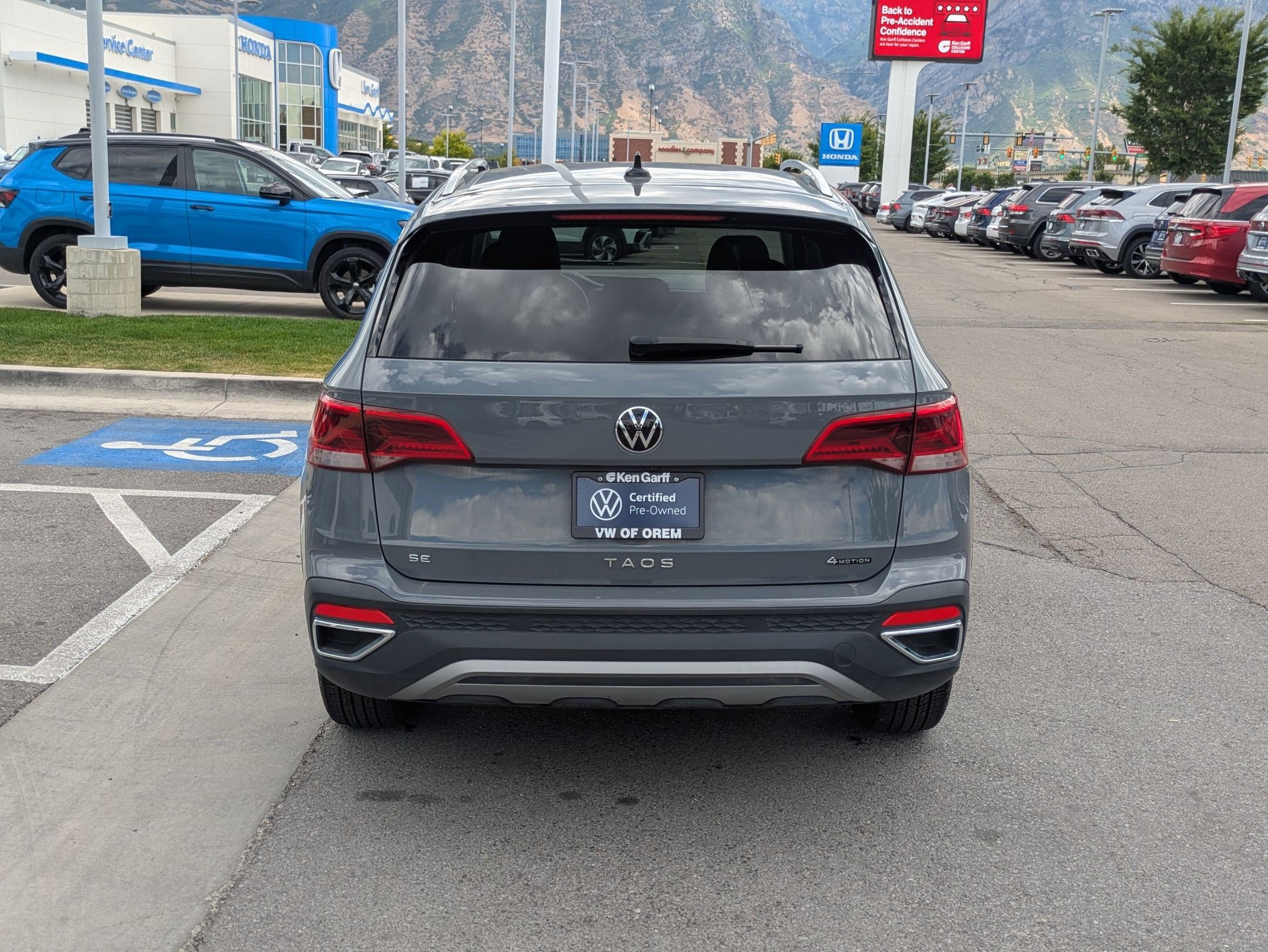 Certified 2024 Volkswagen Taos SE AWD/4WD image 7