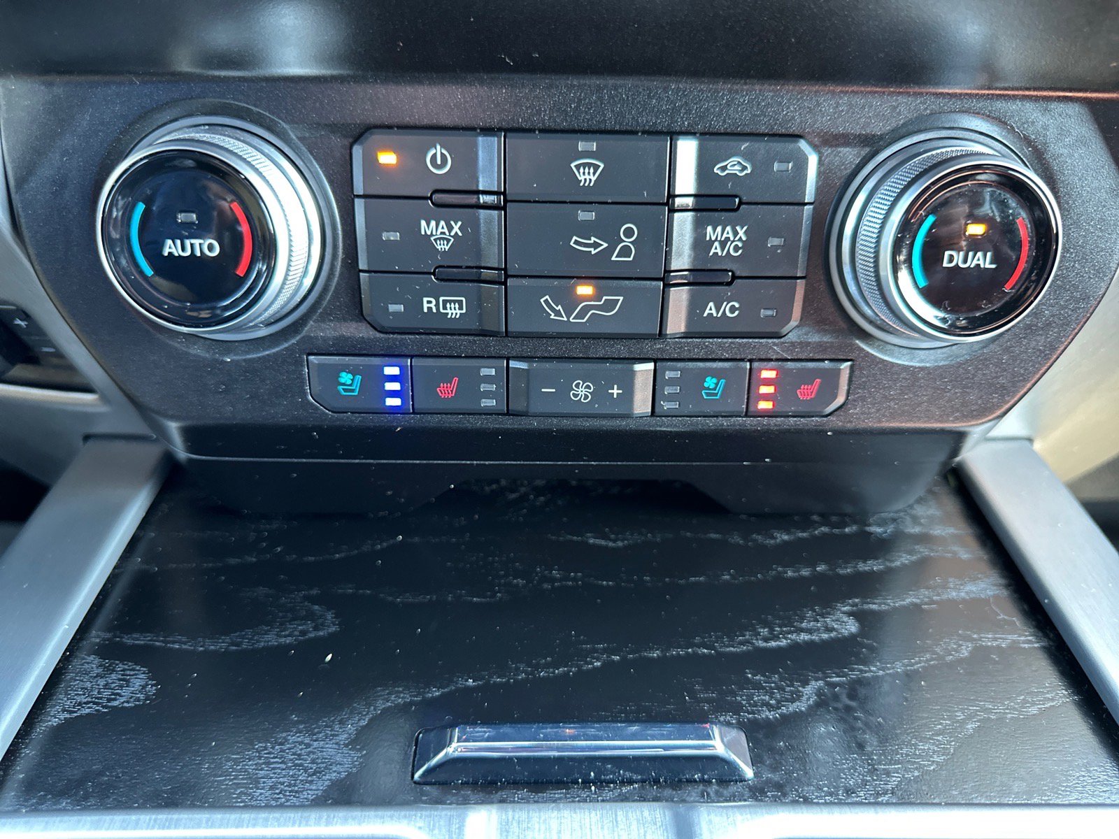 Used 2020 Ford F150 Platinum w/ Technology Package image 40