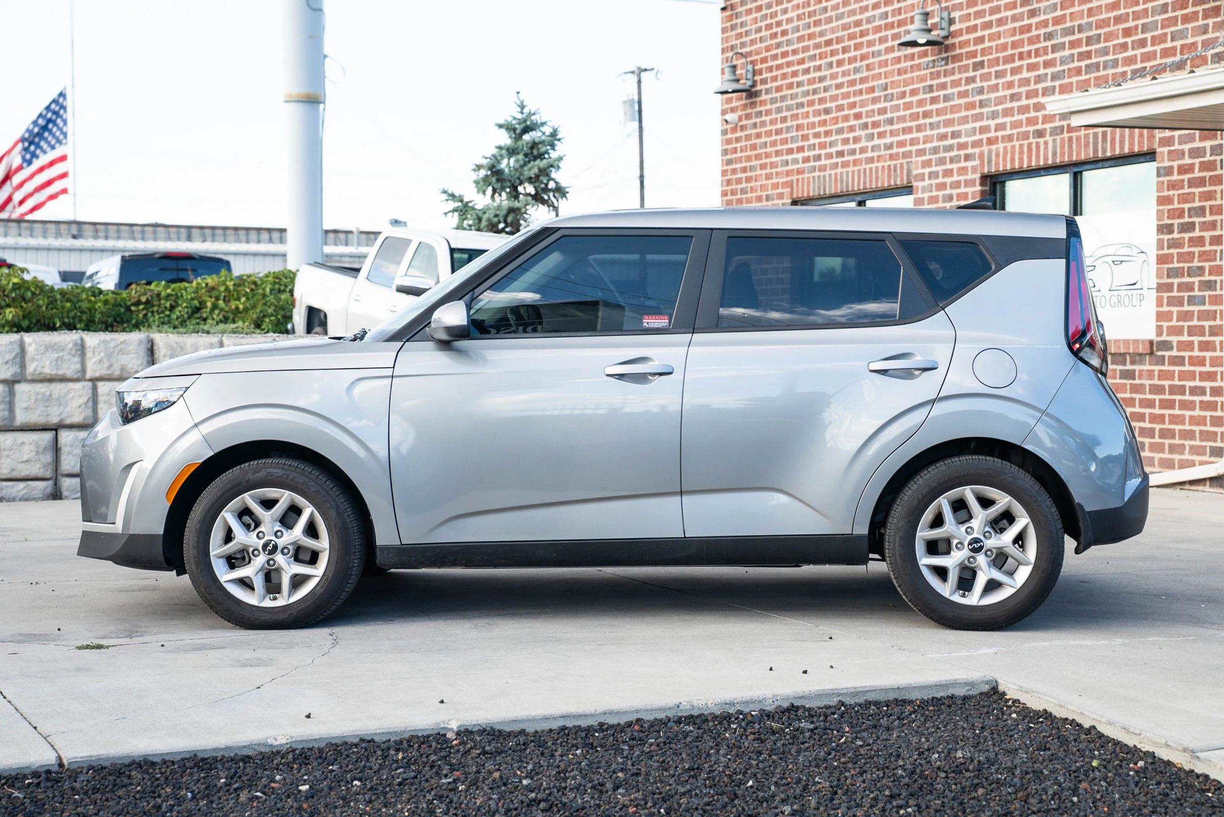 Used 2023 Kia Soul LX w/ Option Group 015 FWD image 3