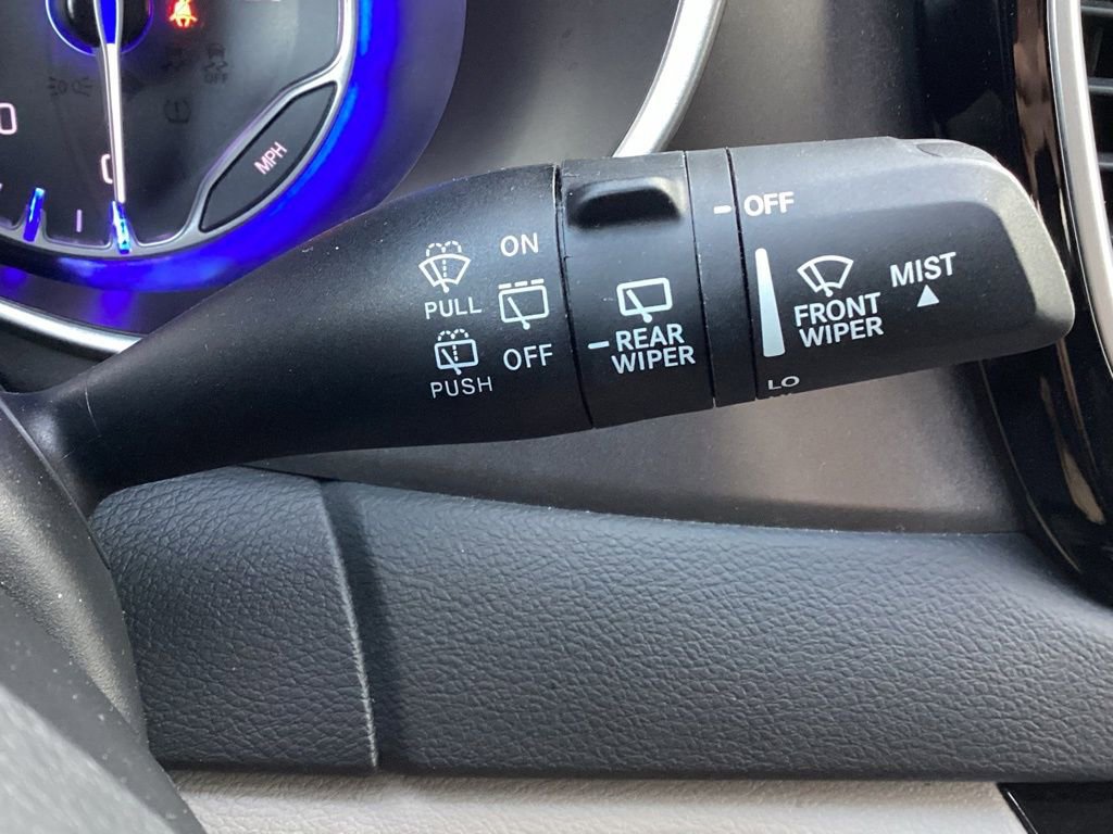 Used 2024 Chrysler Pacifica Touring-L FWD image 31