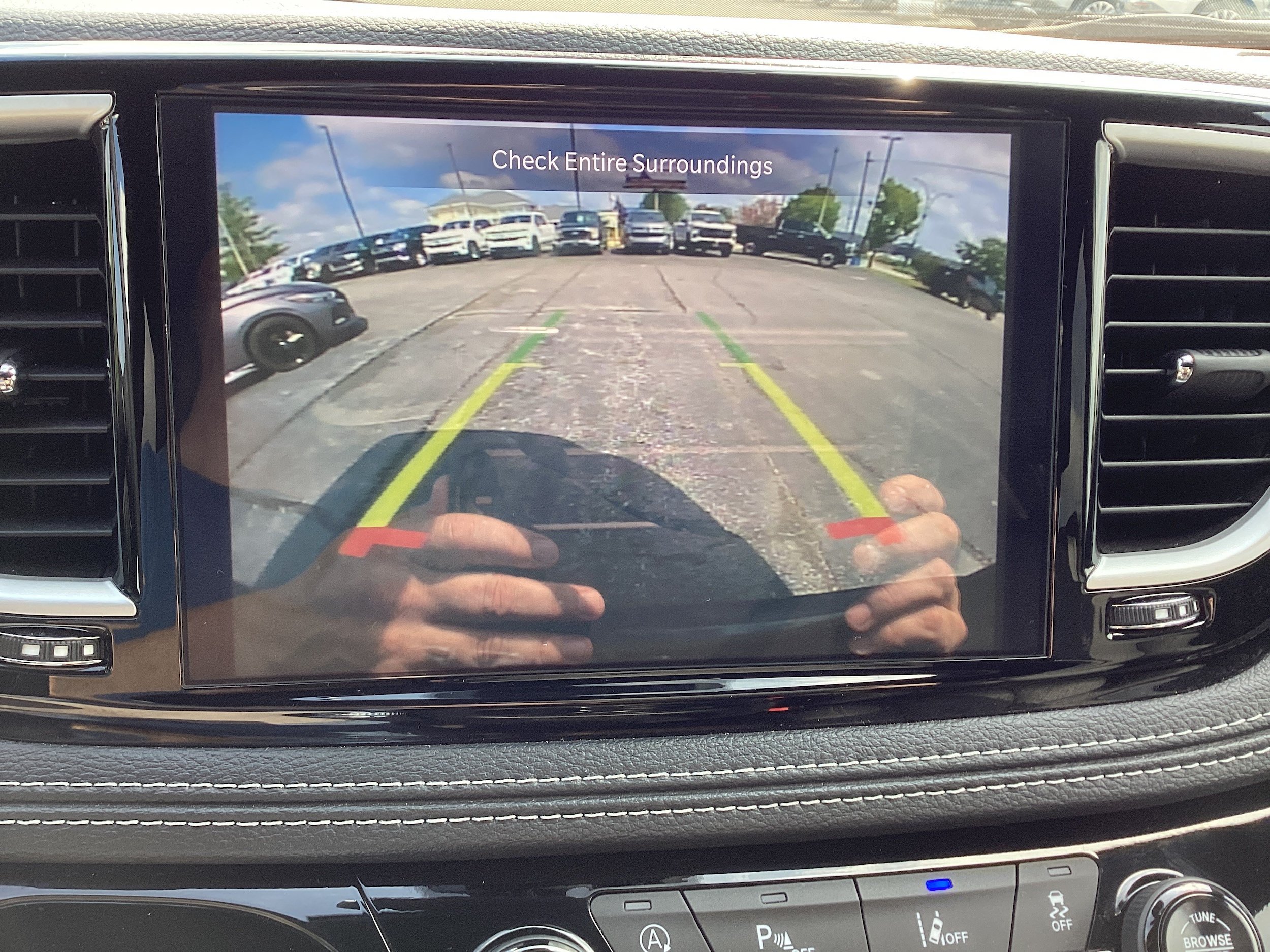 Used 2026 Chrysler Pacifica Select FWD image 24