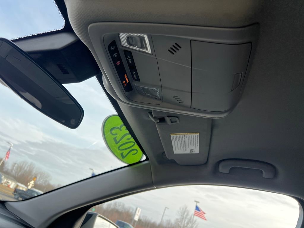 Used 2023 Chevrolet Equinox LT image 21