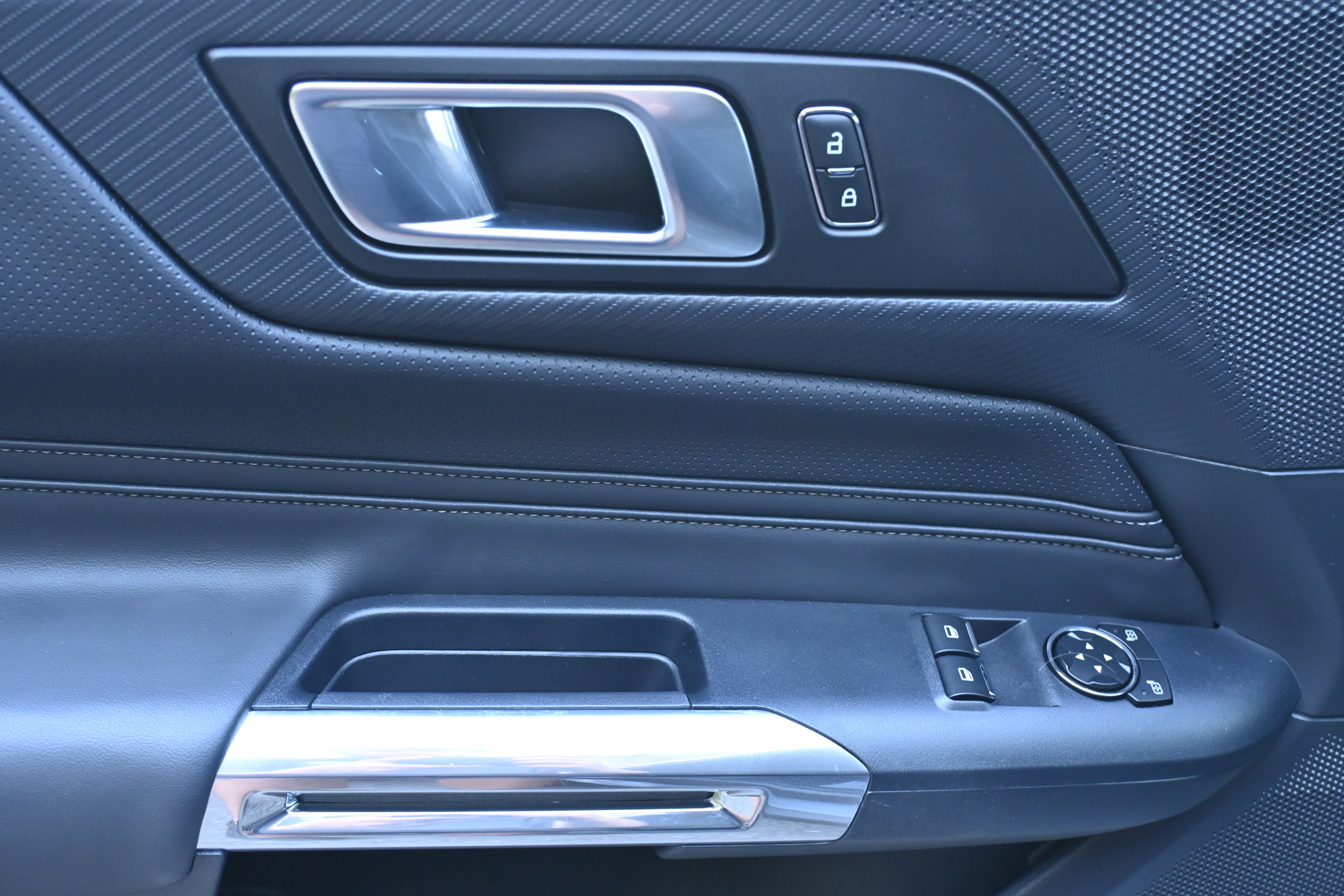 Used 2025 Ford Mustang GT Premium image 15