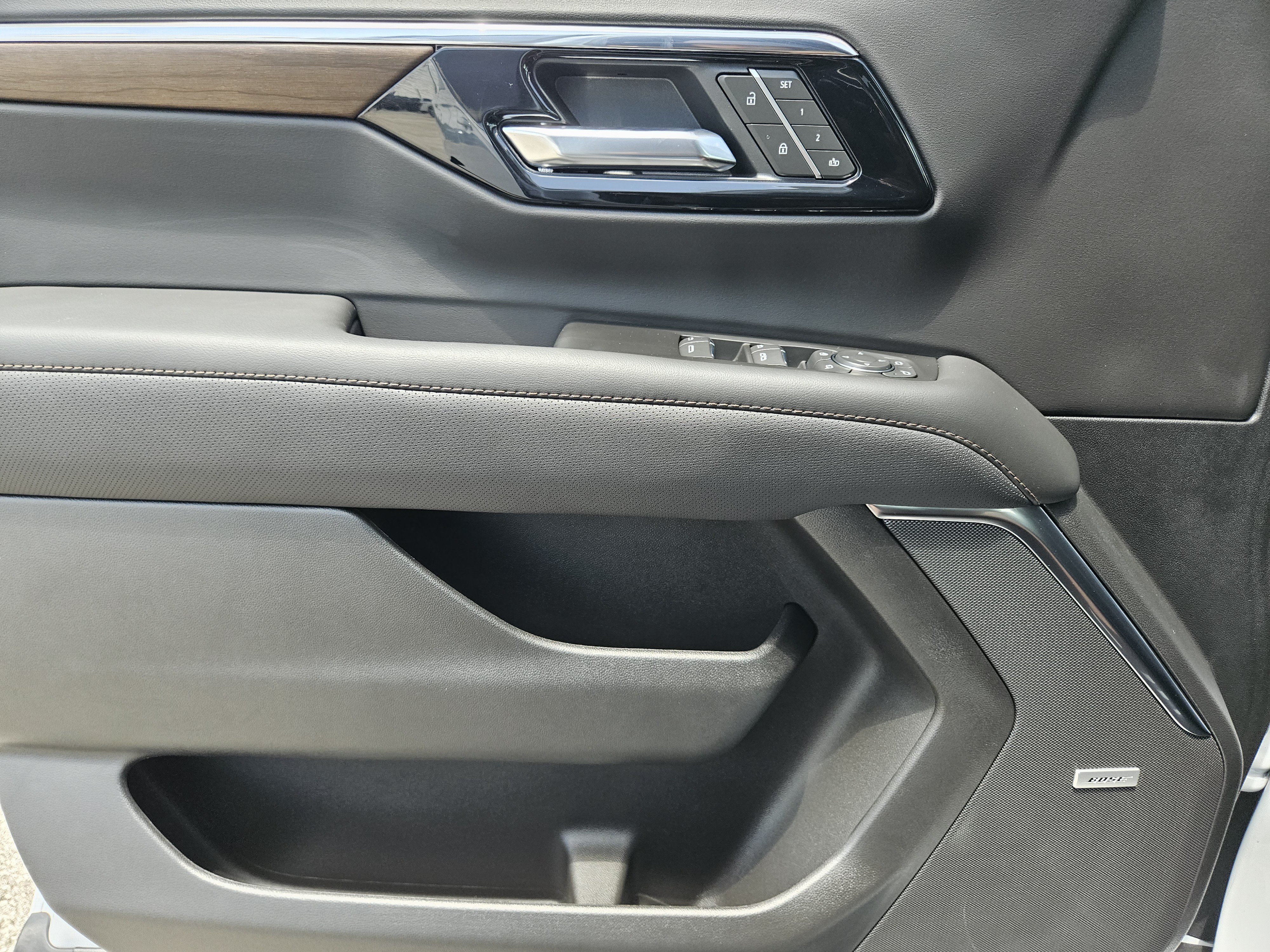New 2026 Chevrolet Tahoe High Country AWD/4WD image 16