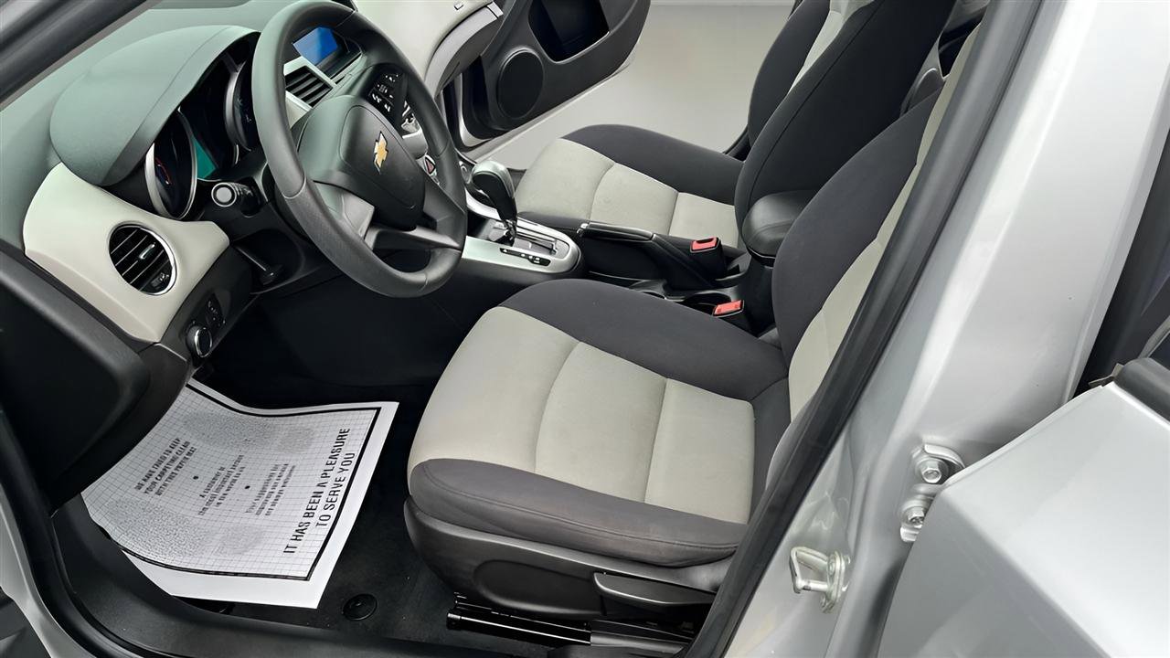 Used 2015 Chevrolet Cruze LS FWD image 14