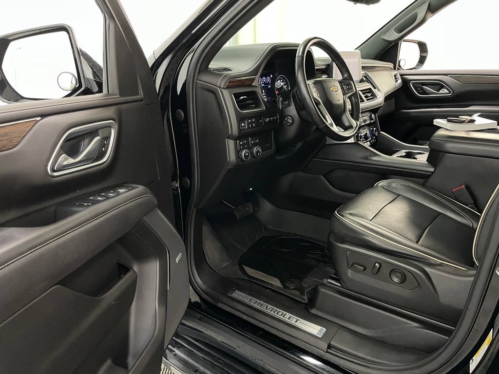 Certified 2021 Chevrolet Tahoe Premier w/ Premium Package 2 AWD/4WD image 31