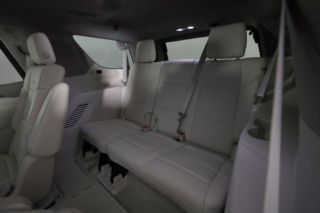 Used 2025 Cadillac Escalade Sport Platinum w/ LPO, ONYX Package image 17