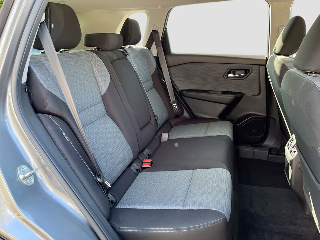Used 2023 Nissan Rogue SV FWD image 23
