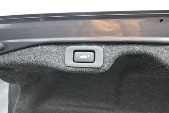 Used 2016 Lexus ES 350 w/ Luxury Package w/Wood Trim FWD image 31