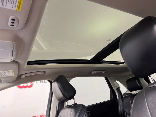 Used 2020 Ford Edge Titanium w/ Equipment Group 301A FWD image 22