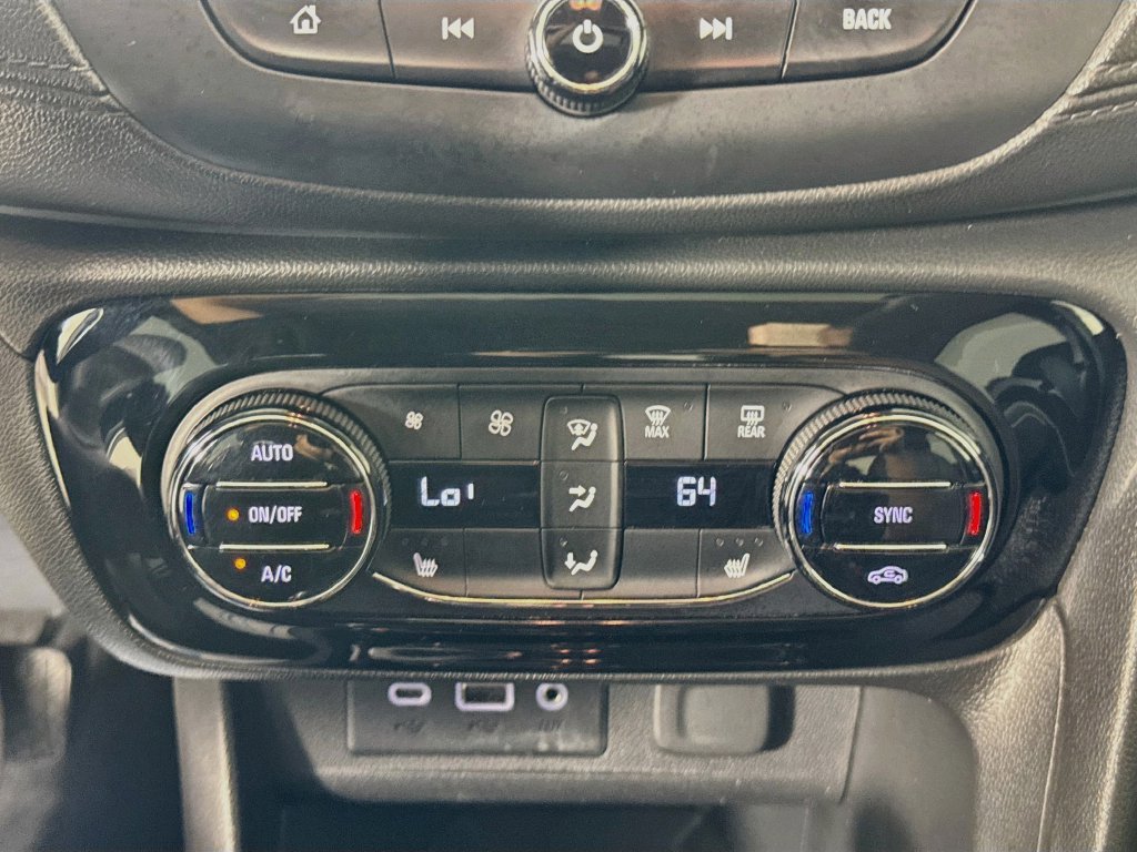 Used 2021 Buick Encore GX Essence w/ Experience Buick Package FWD image 18