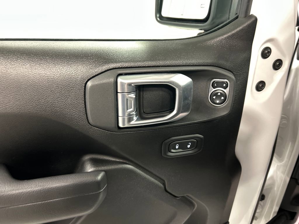 Used 2024 Jeep Wrangler Unlimited w/ Convenience Group image 14