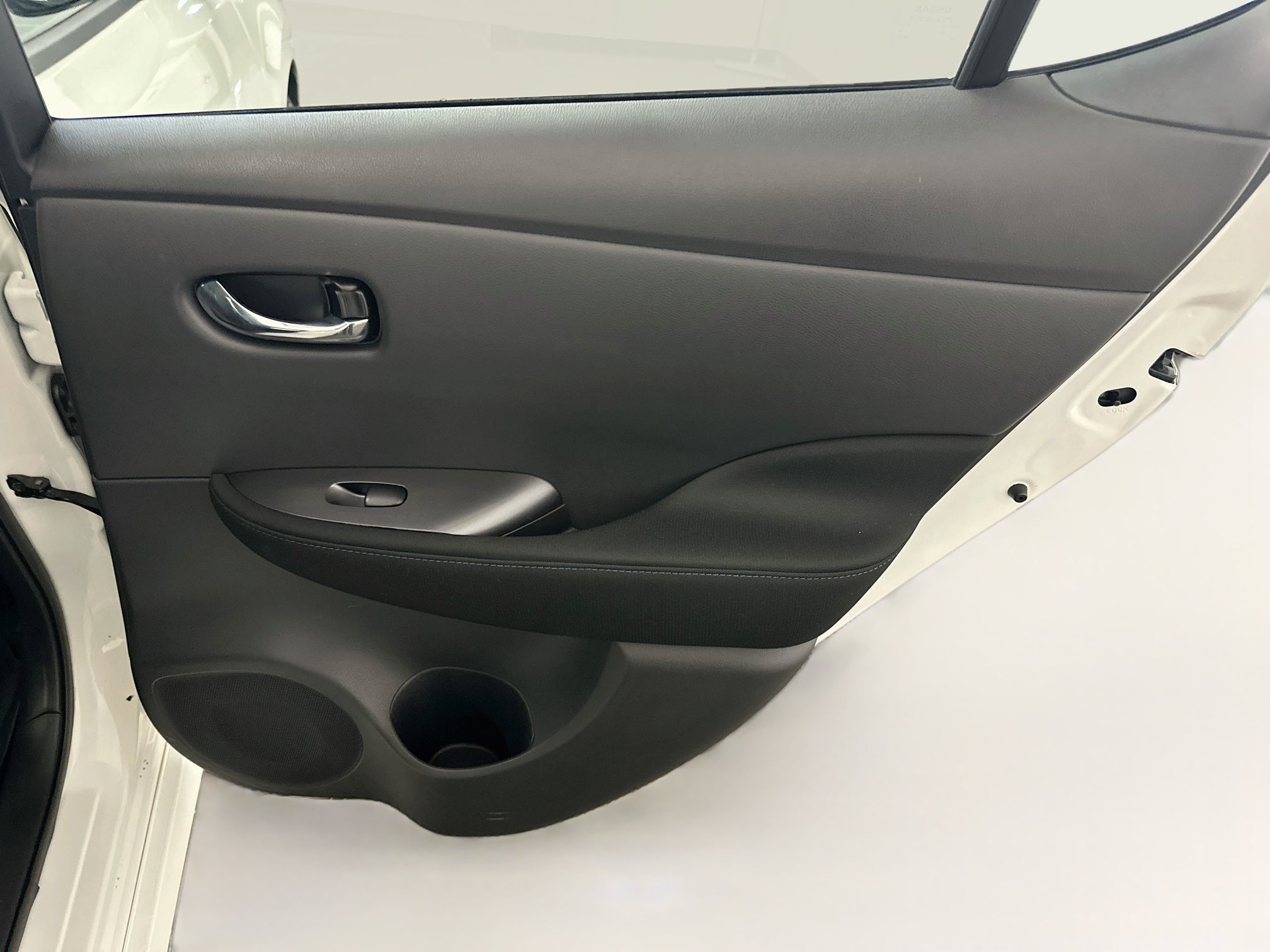 Used 2025 Nissan Leaf S FWD image 30