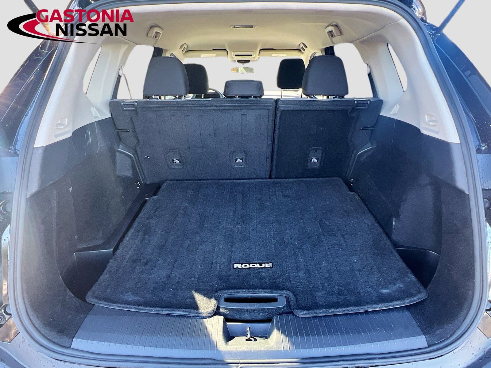 Used 2021 Nissan Rogue S image 33