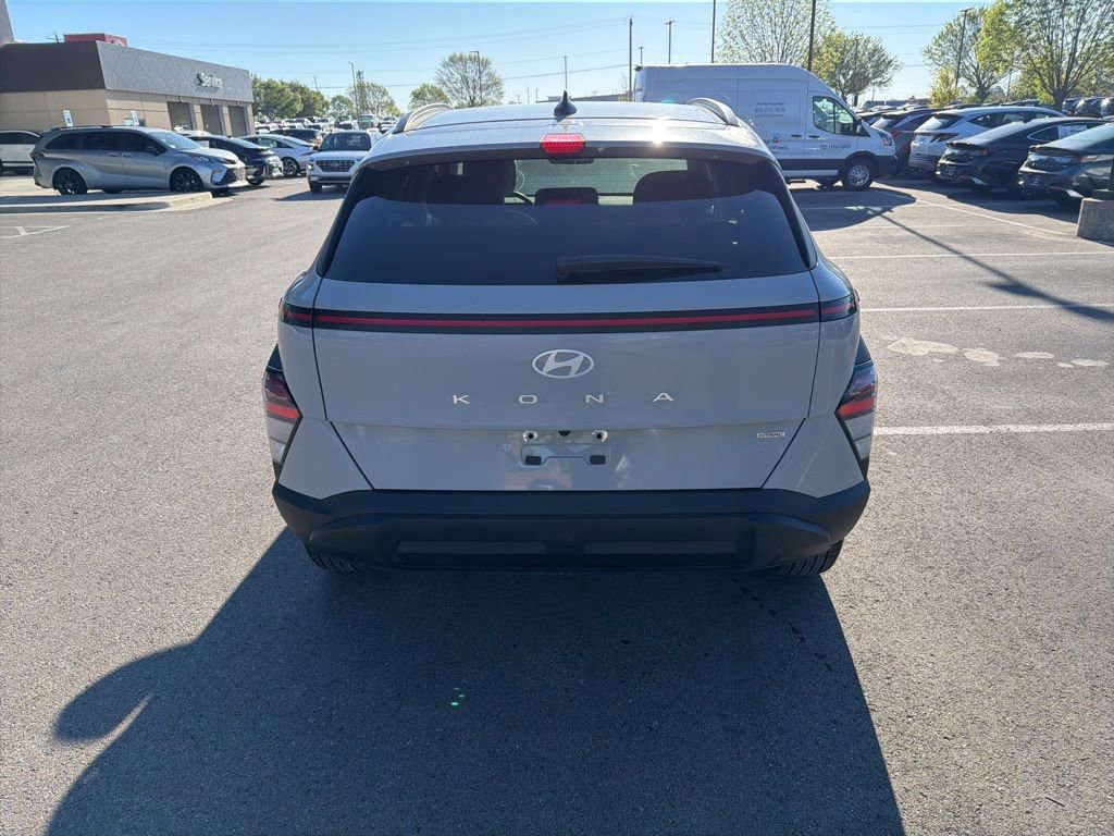 Certified 2025 Hyundai Kona SEL image 12