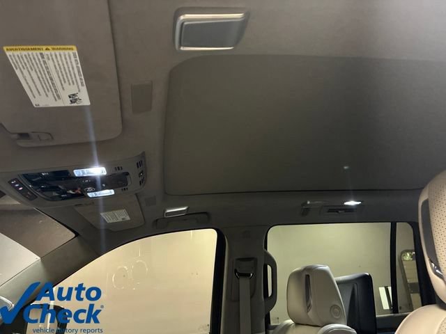 Used 2025 Cadillac Escalade ESV Sport Platinum w/ LPO, Floor Liner Package AWD/4WD image 23