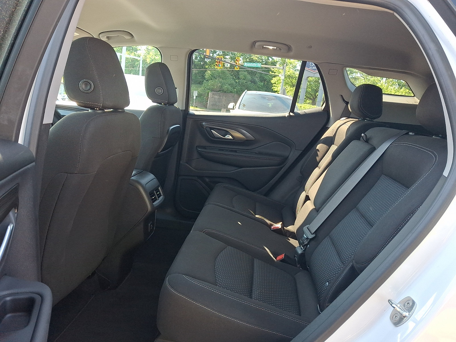 Used 2022 GMC Terrain SLE w/ Driver Convenience Package AWD/4WD image 10