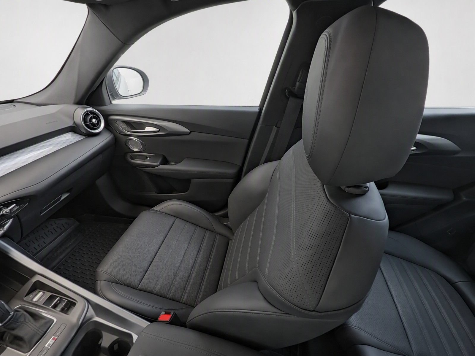 Used 2024 Alfa Romeo Tonale Ti AWD/4WD image 14