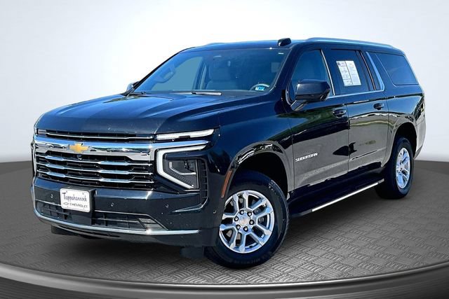 Used 2025 Chevrolet Suburban LT AWD/4WD image 1
