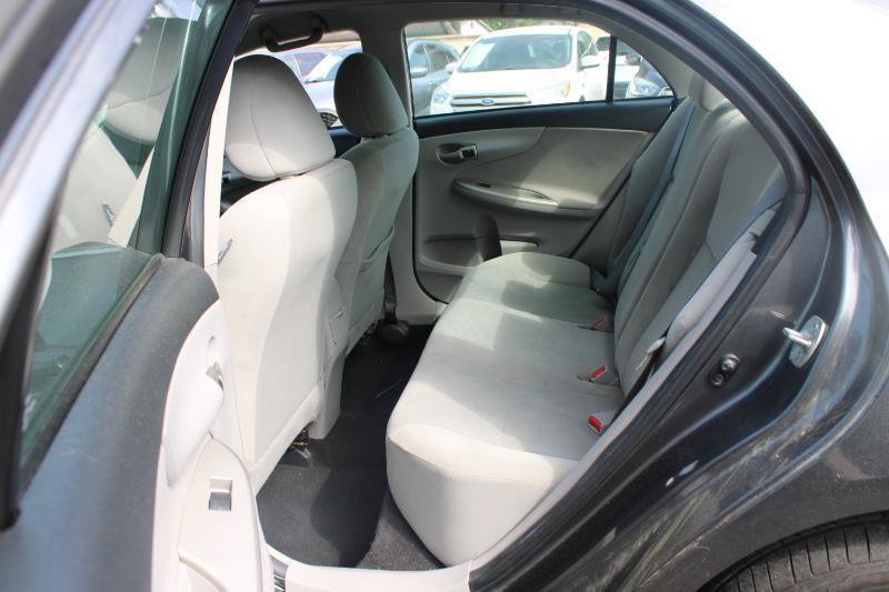 Used 2013 Toyota Corolla LE FWD image 12