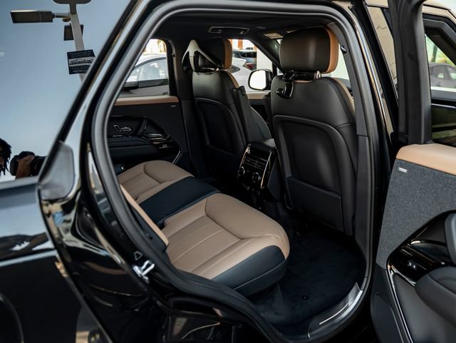 New 2027 Land Rover Range Rover Sport Dynamic SE AWD/4WD image 31