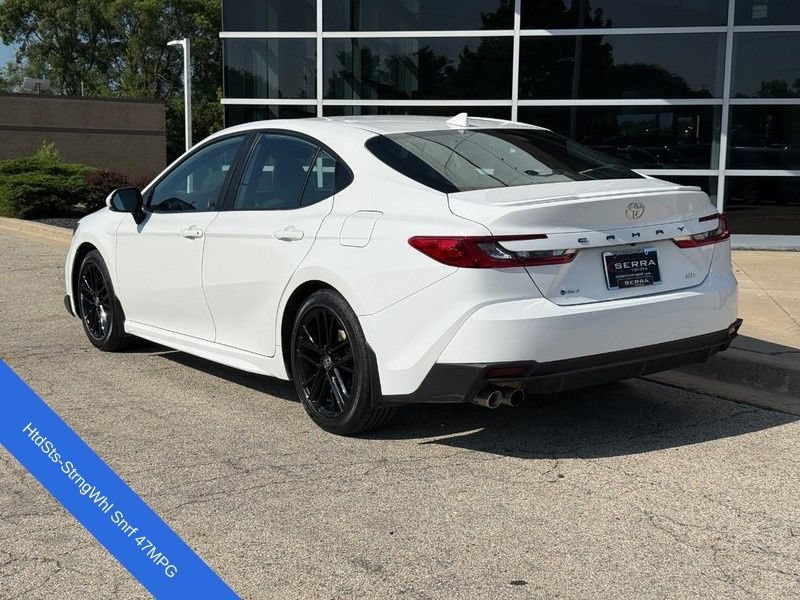 Used 2025 Toyota Camry SE w/ Convenience Package FWD image 5