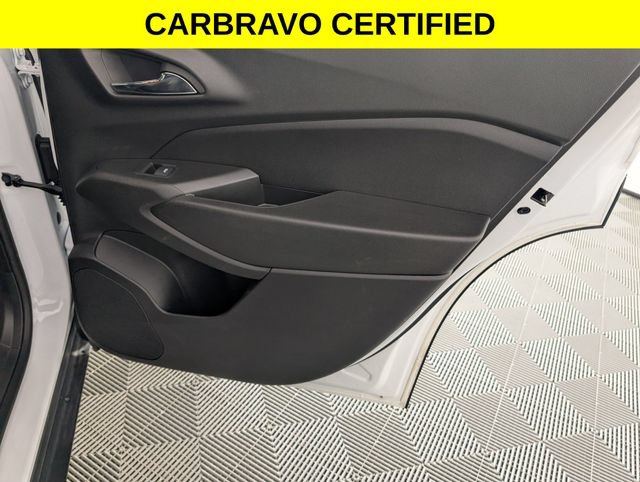 Certified 2025 Chevrolet Trax LT w/ LT Convenience Package FWD image 29