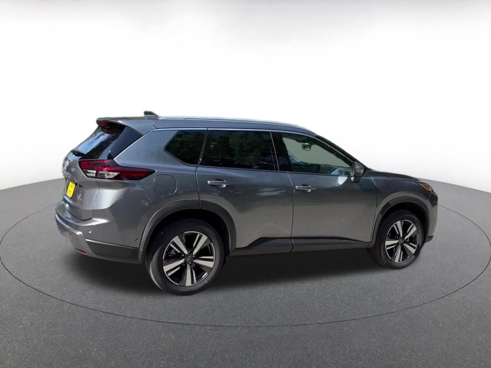 Used 2026 Nissan Rogue SL FWD image 12