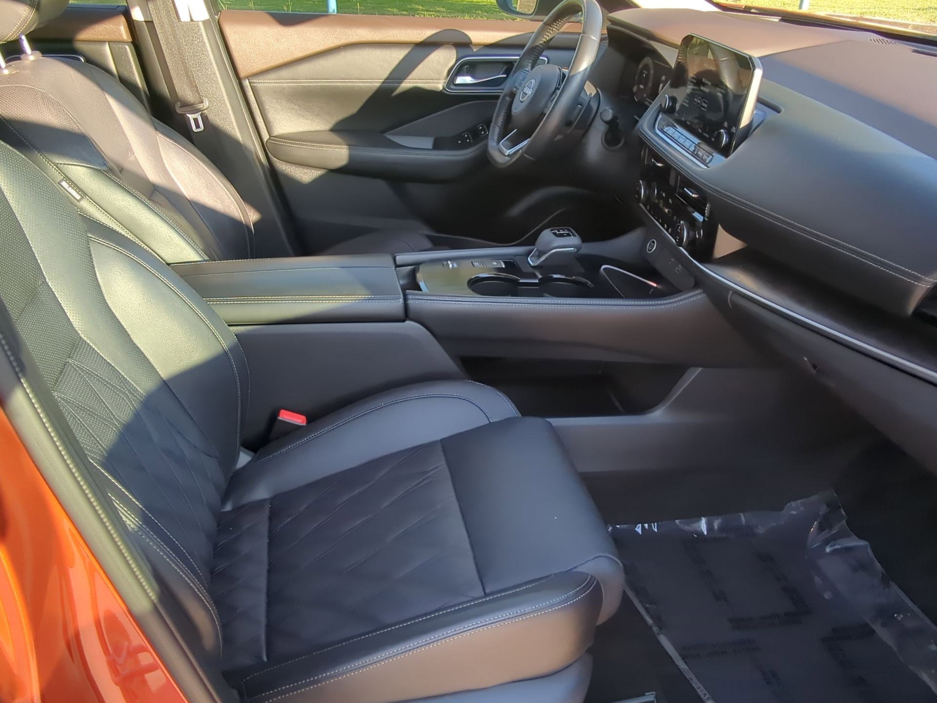 Used 2022 Nissan Rogue Platinum w/ Head-Up Display Package image 32