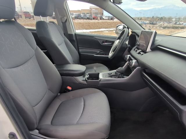 Used 2025 Toyota RAV4 XLE image 32