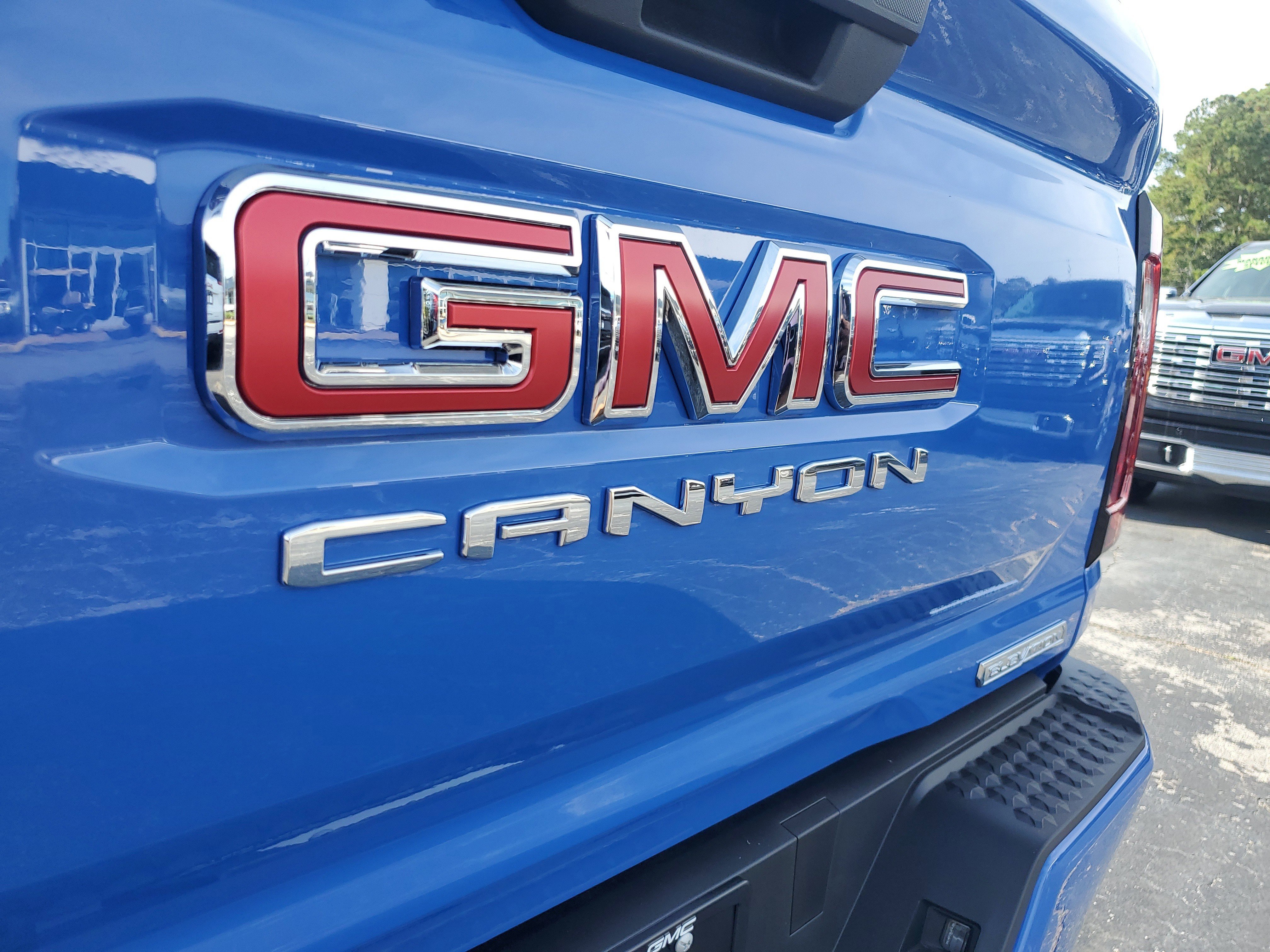 New 2026 GMC Canyon Elevation image 5