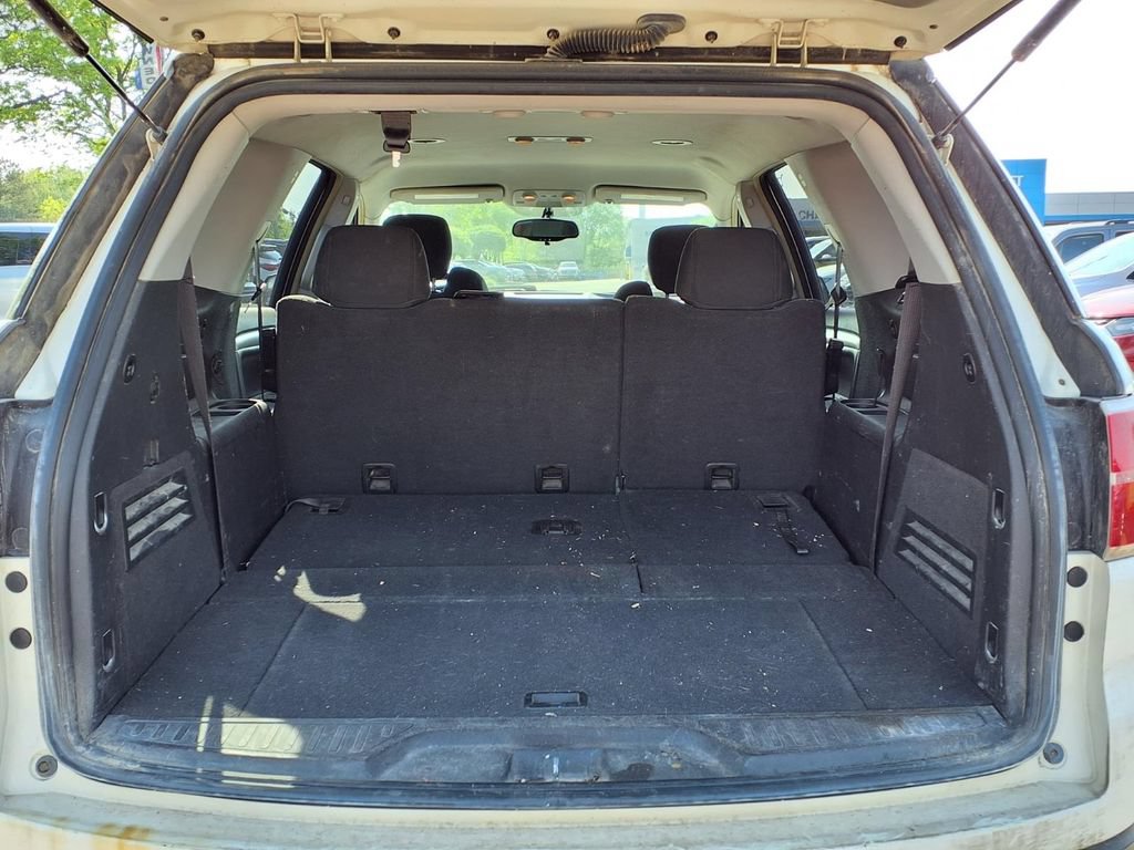 Used 2008 Saturn Outlook XE w/ Preferred Package FWD image 8