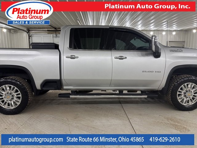 Used 2022 Chevrolet Silverado 2500 High Country w/ Technology Package image 6
