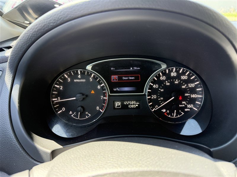 Used 2015 Nissan Altima 3.5 SL FWD image 10