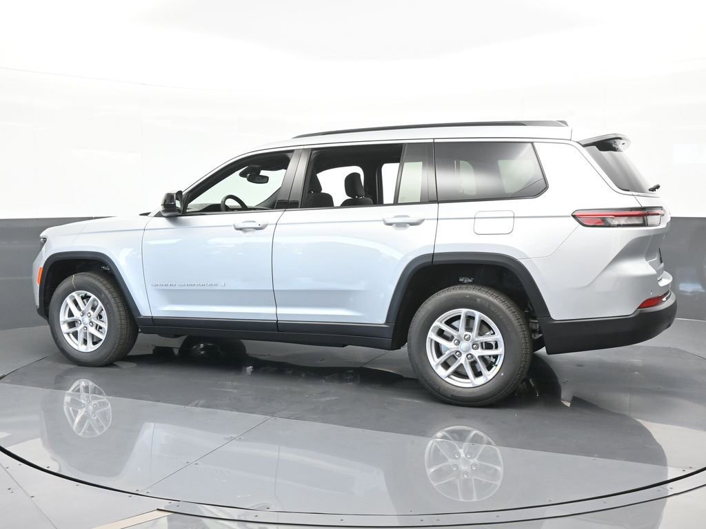 Used 2024 Jeep Grand Cherokee L Laredo RWD image 3