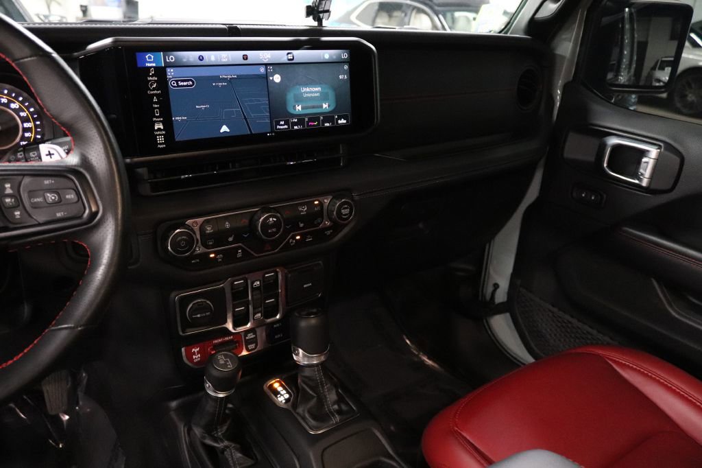 Used 2024 Jeep Wrangler Unlimited Rubicon 392 image 29
