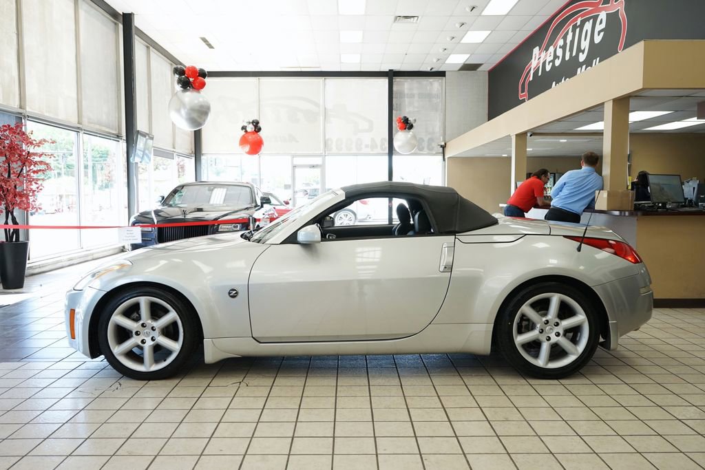 Used 2004 Nissan 350Z Touring RWD image 7
