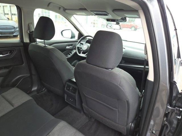 Used 2024 Nissan Rogue SV image 42