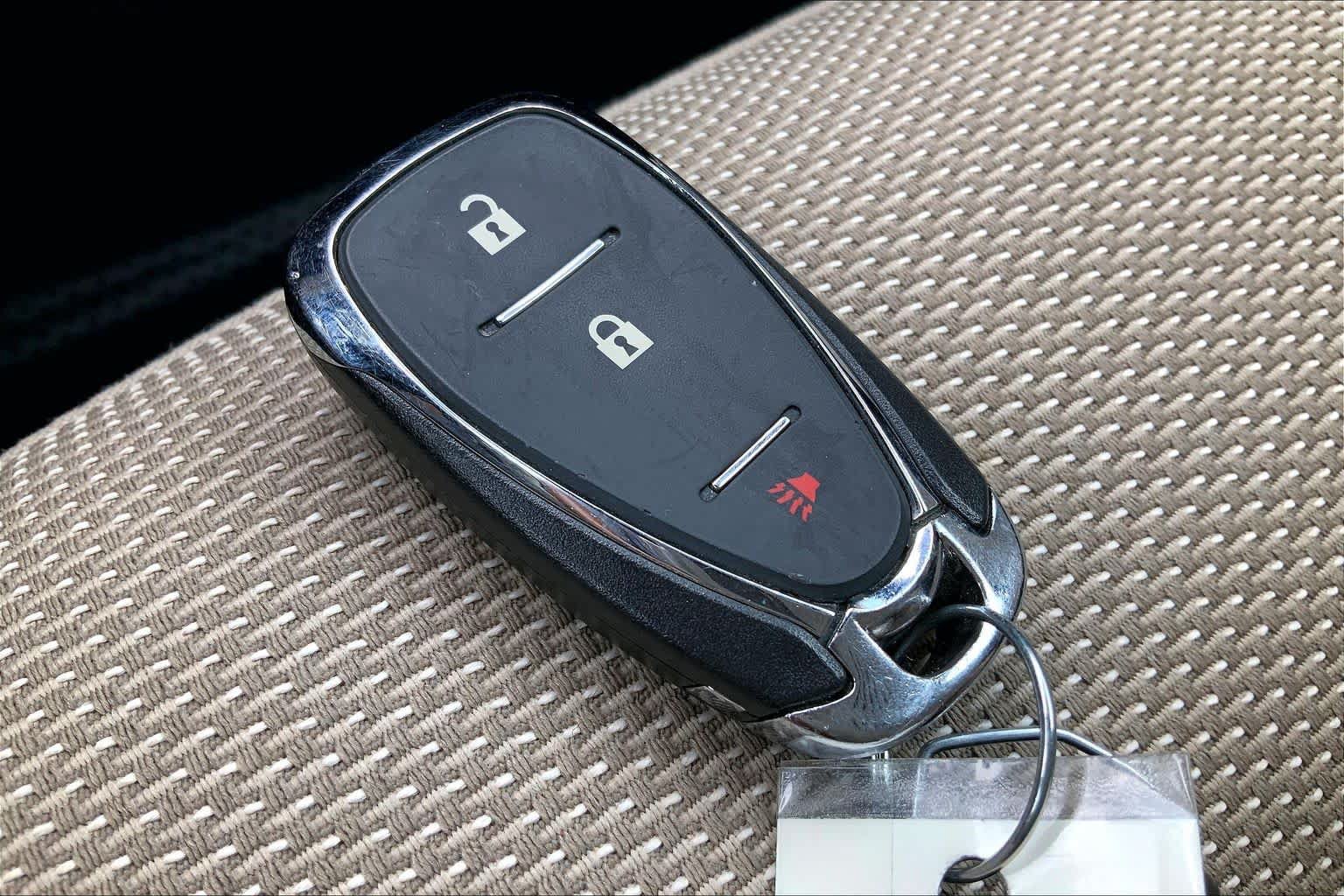 Used 2023 Chevrolet Traverse LS FWD image 13