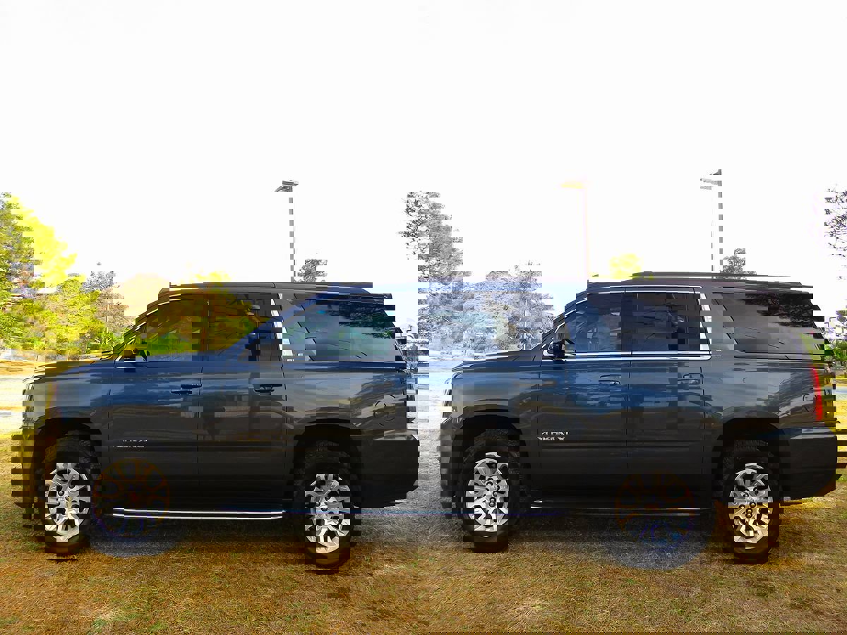 Used 2020 GMC Yukon XL SLE w/ Convenience Package image 3
