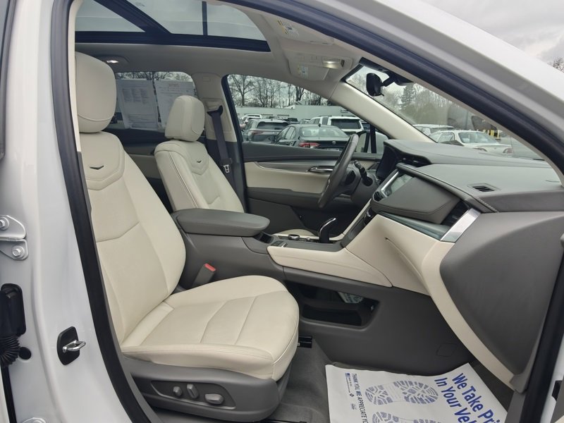 Used 2022 Cadillac XT5 Premium Luxury w/ Technology Package image 24