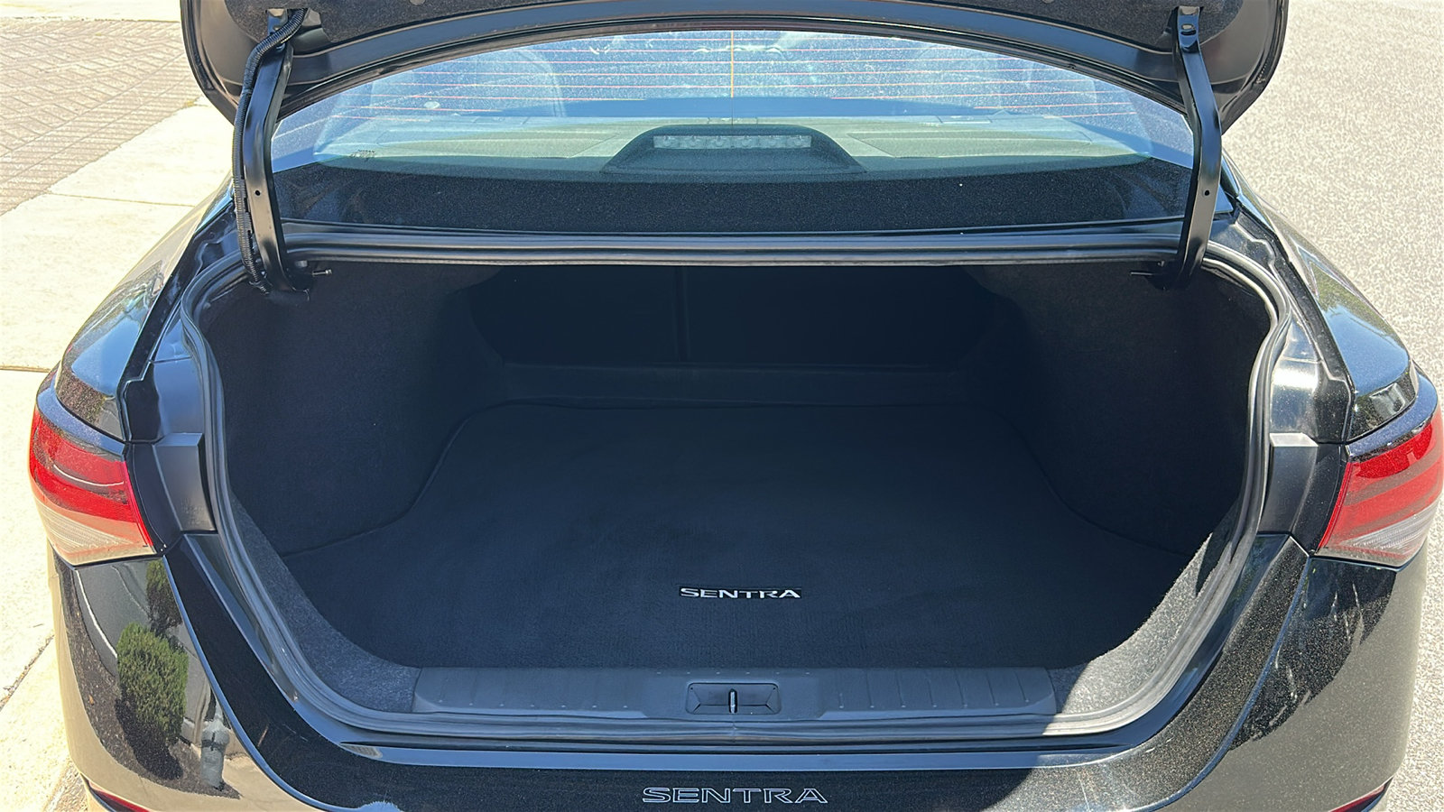 Used 2024 Nissan Sentra S FWD image 6