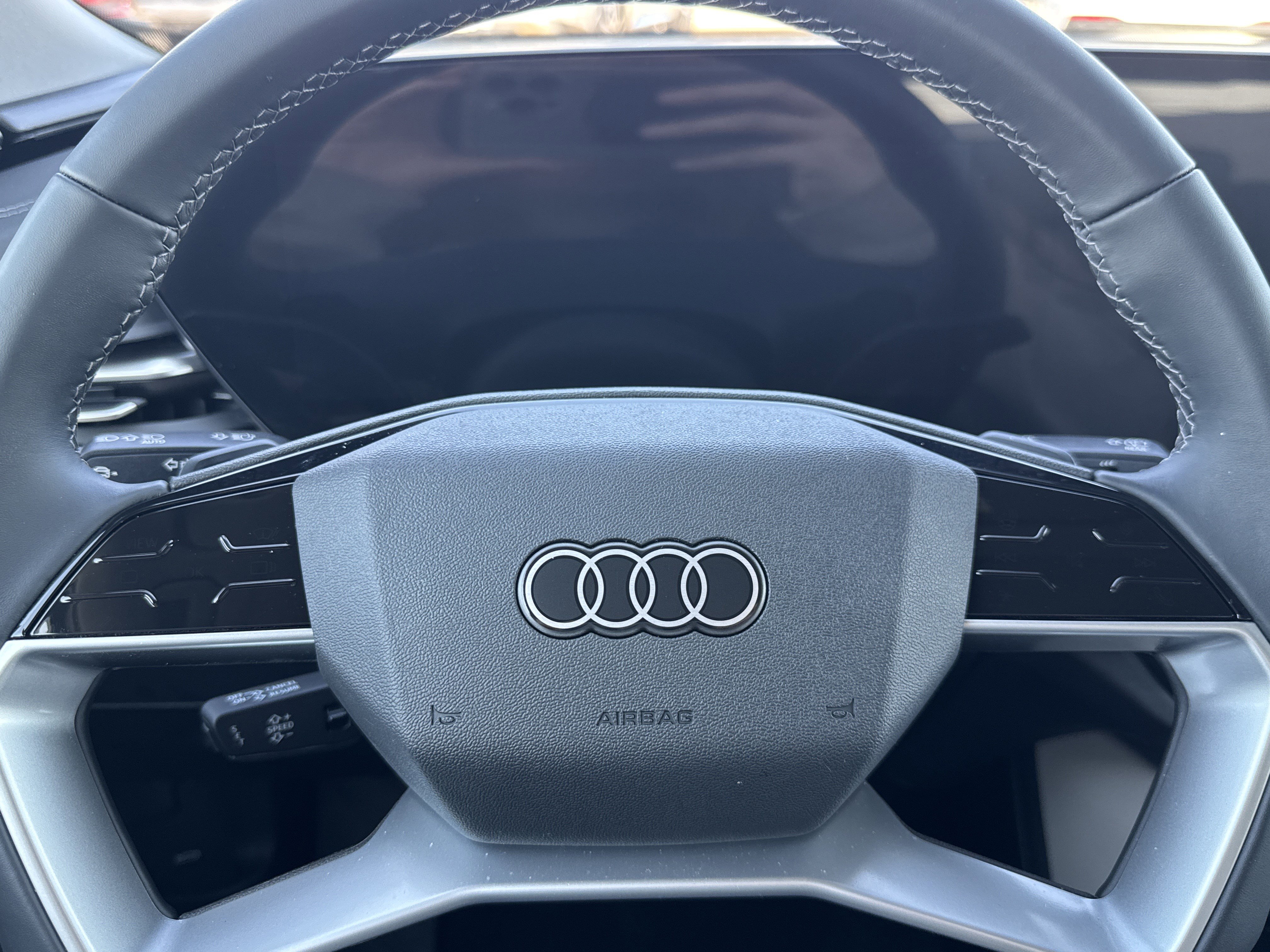 Used 2025 Audi Q5 Premium w/ Convenience Package image 10