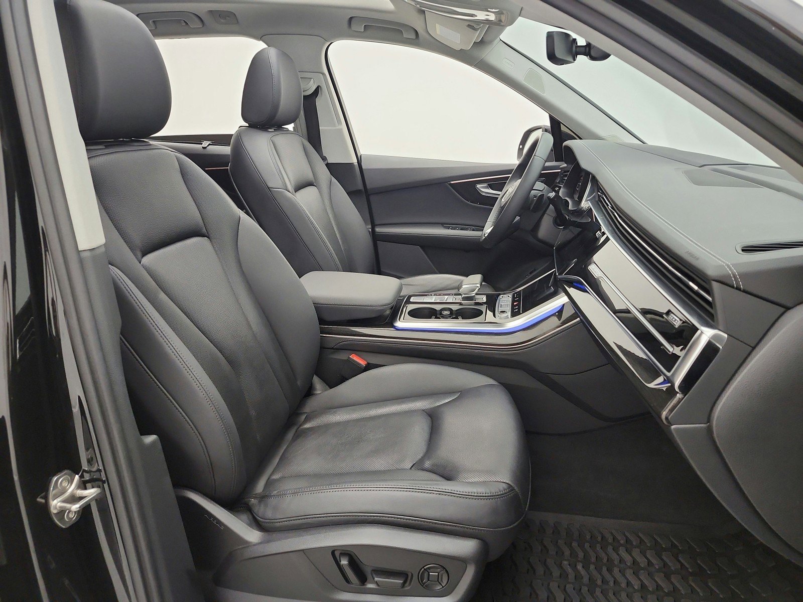 Used 2023 Audi Q7 3.0T Prestige w/ Prestige Package image 25