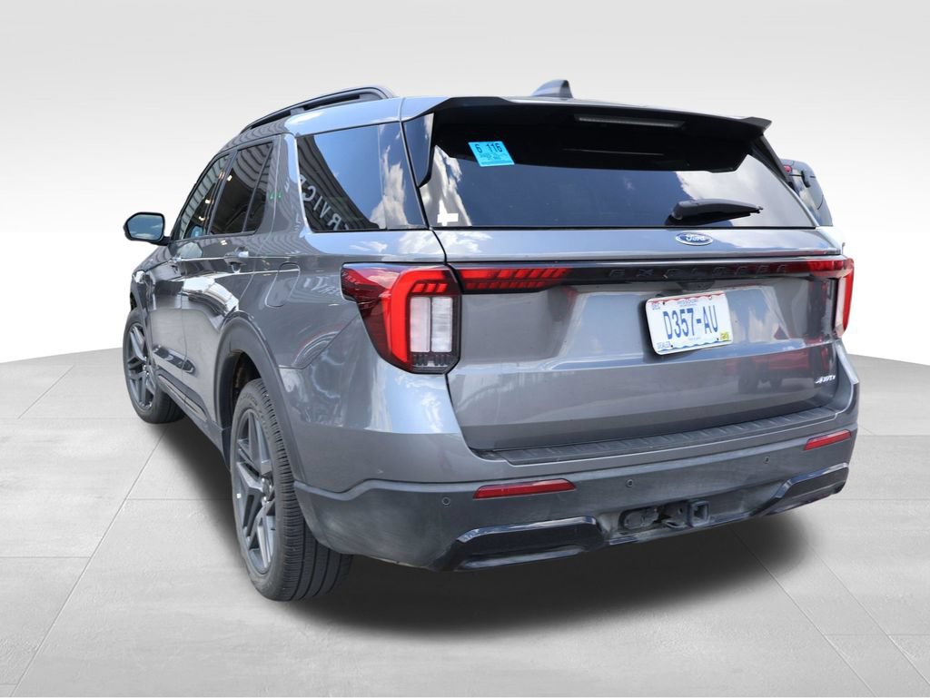 Used 2025 Ford Explorer ST-Line w/ ST-Line Street Pack AWD/4WD image 21